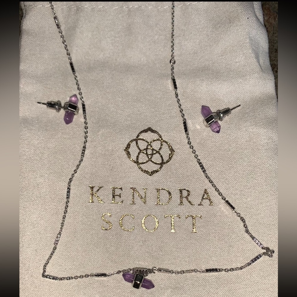 Kendra Scott necklace and earring set